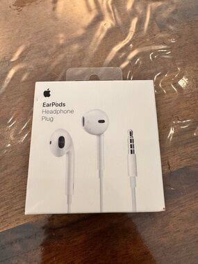 Apple EarPods Headphones - White